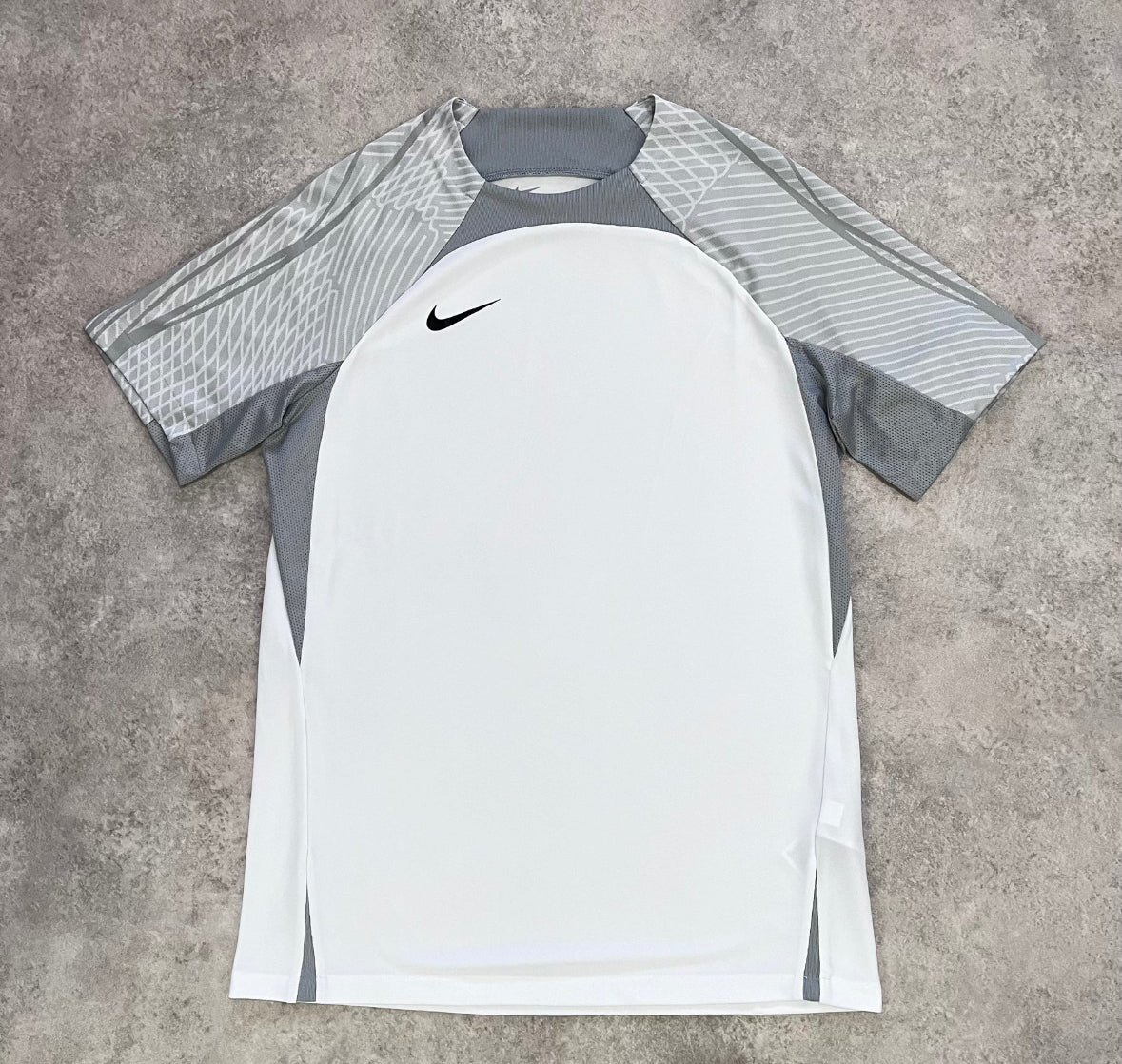 Nike strike T-shirt